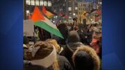نروژی‌ها زیر بارش برف سرود فلسطین را می‌خوانند
