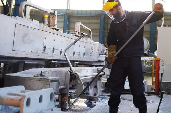 فولاد ارزان تر از گوجه فرنگی است | تفاوت بازار و بورس و دلسردی تولیدگران