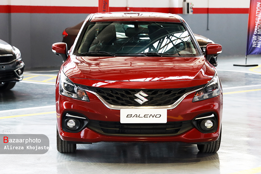 نوسان قیمت خودروهای وارداتی در روزهای آخر سال| گرانی ۱۵۰ میلیون و ارزانی ۵۰ میلیون تومان