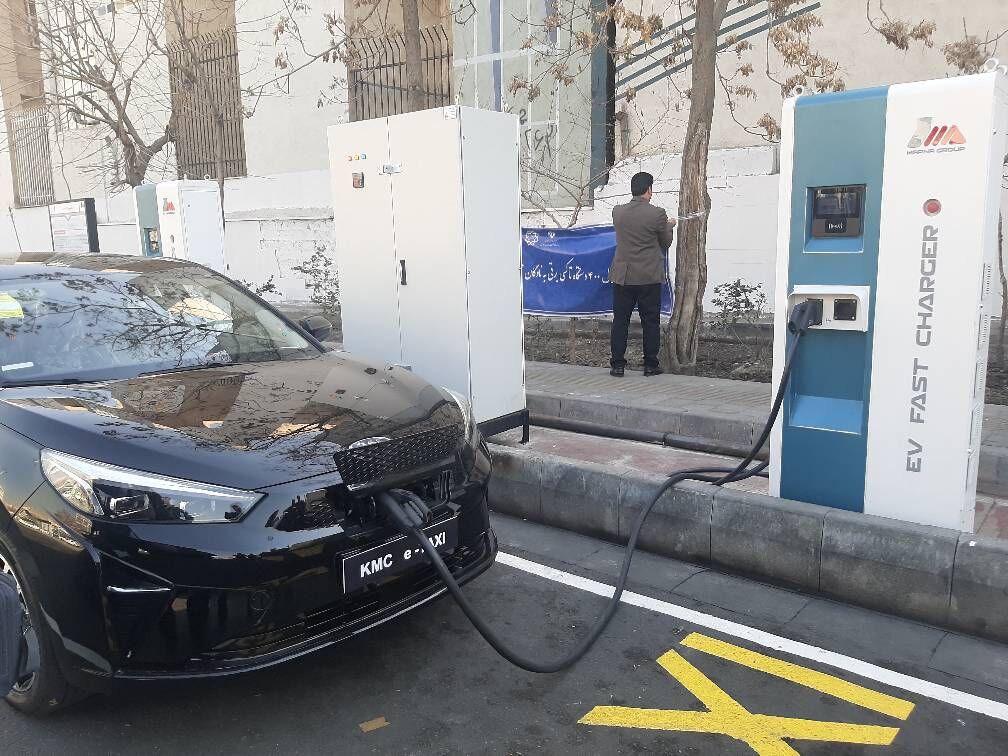 کرمان خودرو تاکسی برقی به شهرداری تحویل داد| خودرو پاک یک میلیارد و ۳۲۰ میلیون تومانی