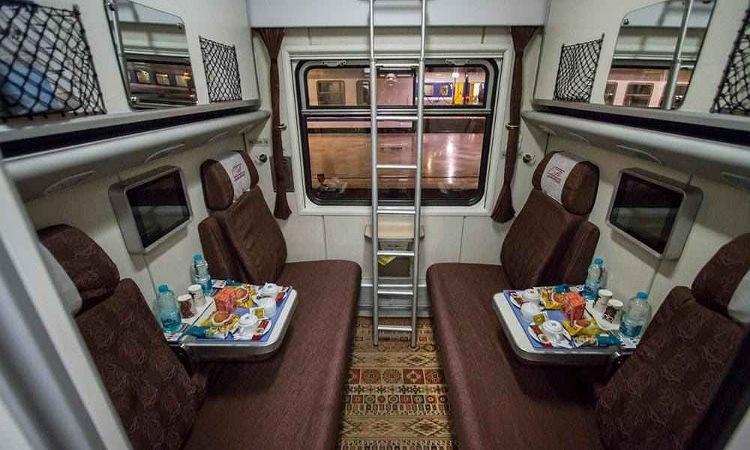 رزرو بلیط قطار یزد به مشهد، در وبسایت و اپلیکیشن فلای تودی