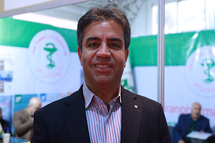 قوانین دست و پاگیر حامی واردات به جای تولید؛ کالایی که اجازه تولید ندادند ۳ برابر قیمت وارد کردند! قوانین دست و پاگیر حامی واردات به جای تولید؛ کالایی که اجازه تولید ندادند ۳ برابر قیمت وارد کردند!