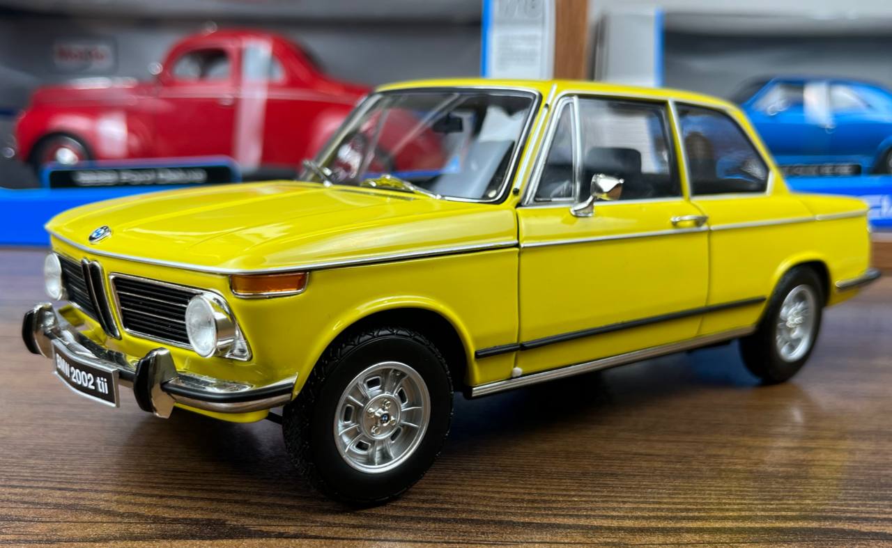 ماکت BMW tii 2002 برند کیوشو