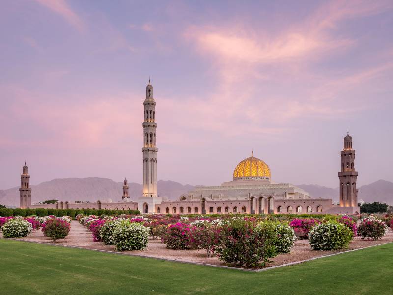 چه مدارکی برای سفر به مسقط نیاز داریم؟