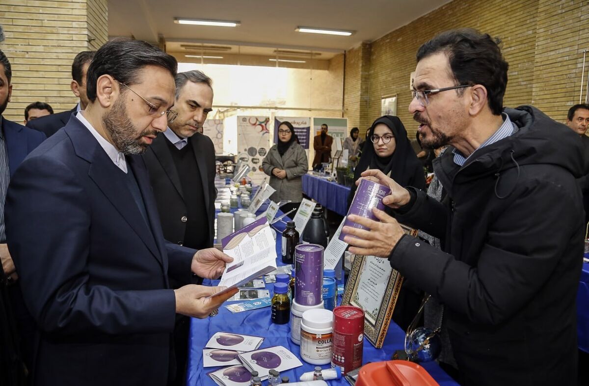 مشکل بیکاری جامعه با تکیه بر فناوری و نوآوری حل می شود