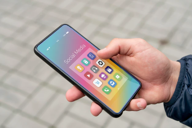 بایدها و نبایدهای استفاده از موبایل در تولید محتوای خلاقانه برای شبکههای اجتماعی