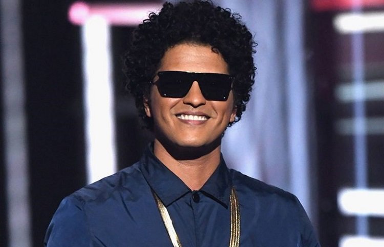 ثروتمند ترین خواننده های جهان (لیست ۱۰ نفر)