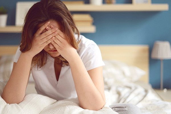 برای درمان اختلال خواب به چه دکتری مراجعه کنیم؟