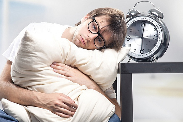 برای درمان اختلال خواب به چه دکتری مراجعه کنیم؟