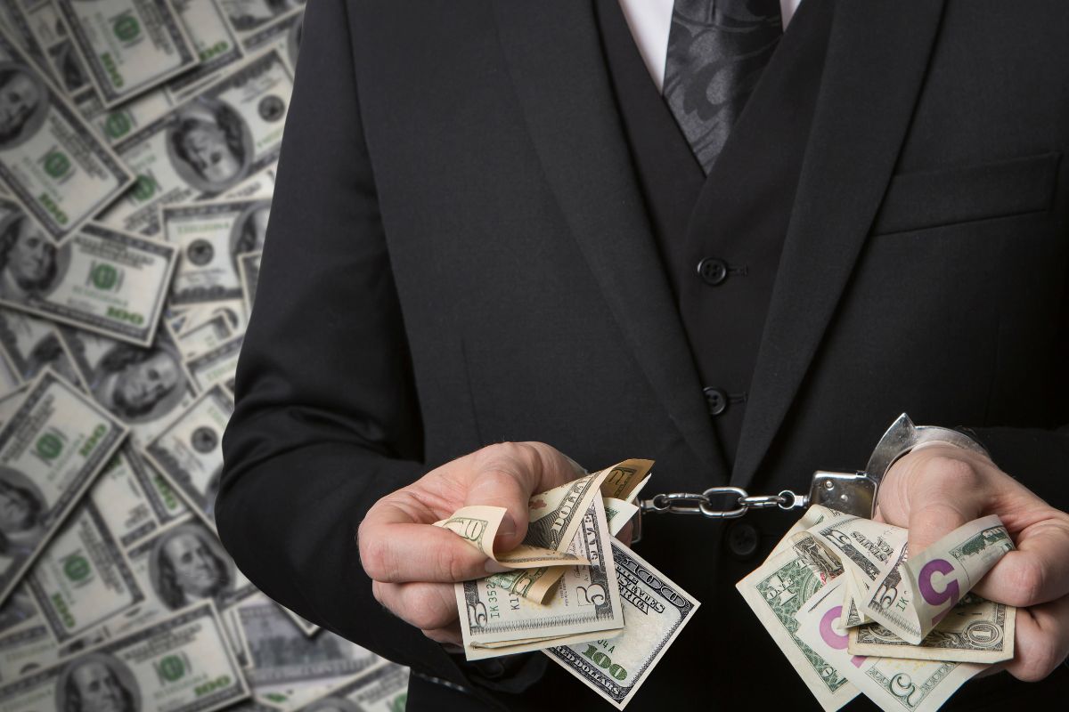 مجازات اخلالگران در نظام اقتصادی + قانون جدید