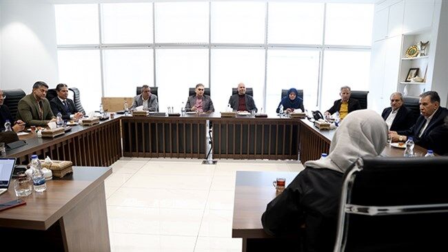 اتاق باید با نظر تشکلها و فعالان اقتصادی در جایگاه واقعی خود قرار گیرد اتاق باید با نظر تشکلها و فعالان اقتصادی در جایگاه واقعی خود قرار گیرد