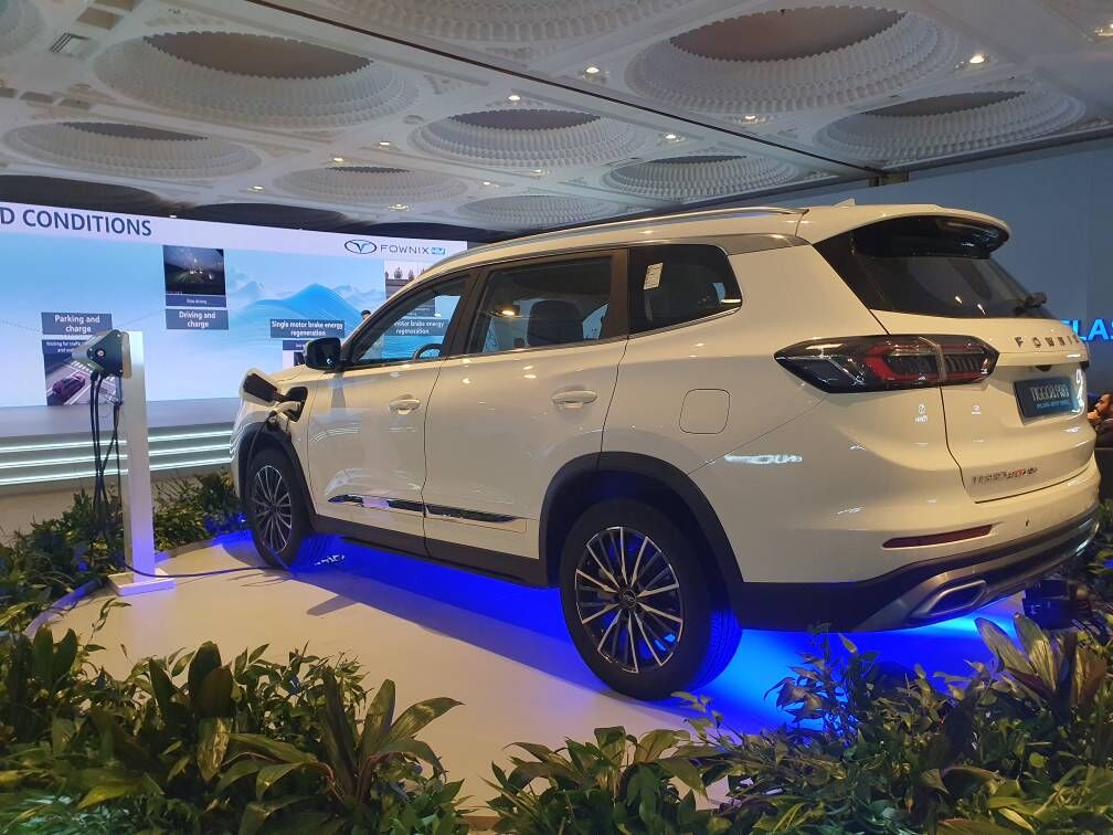 انتخاب خودروهای هیبریدی به دلیل ضعف نیروگاه های برق کشور| مدیران خودروسال آینده ۵ محصول معرفی می کند