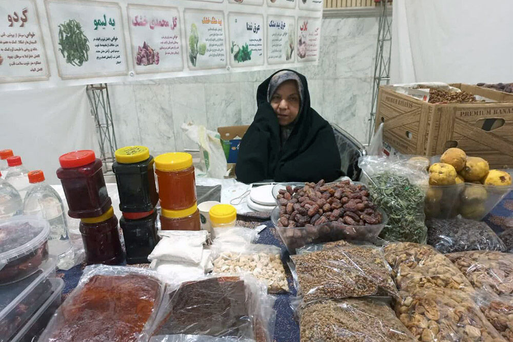 زنانی کارآفرین قم چشم انتظار بازارچههای دائمی| «شمیم» طرحی برای اشتغال و توانایی