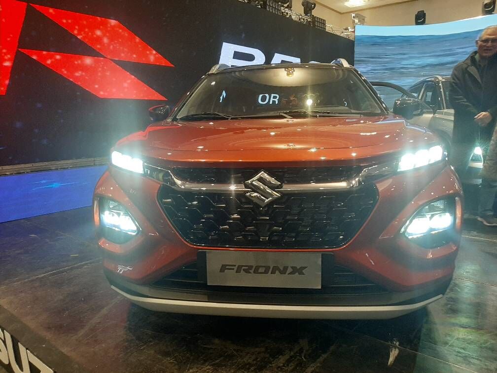 نوسان زمستانی قیمت خودروها| عرضه قطره چکانی خودروهای وارداتی عامل گرانی می شود