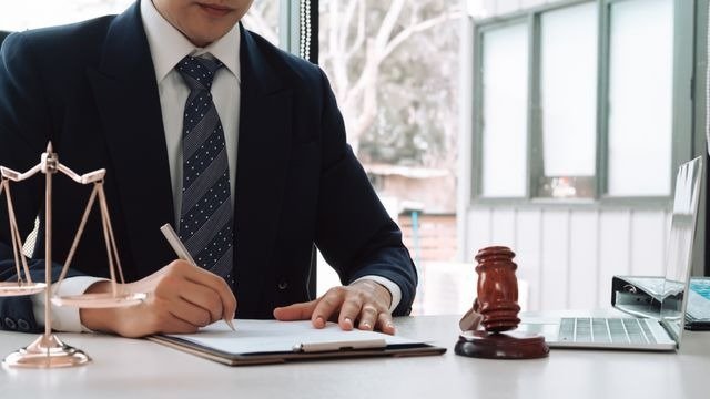 نکات مهم در جستجو و انتخاب وکیل خوب در مشهد