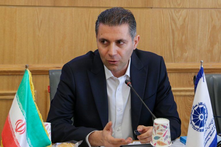 صادرات در بن بست ارزی قرار دارد | وعده بی سرنوشت بانک مرکزی مبنی بر «ریال برون مرزی»