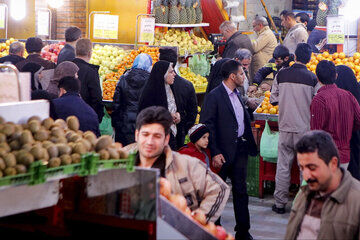 قیمت اقلام اساسی در استان سمنان | سیب درختی ۵۰هزار تومان شد!