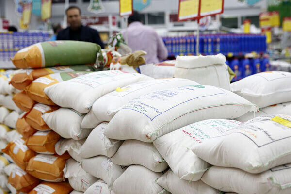 برنج و شکر با قیمت مصوب عرضه می‌شود| توزیع کالاهای اساسی طبق روال سابق