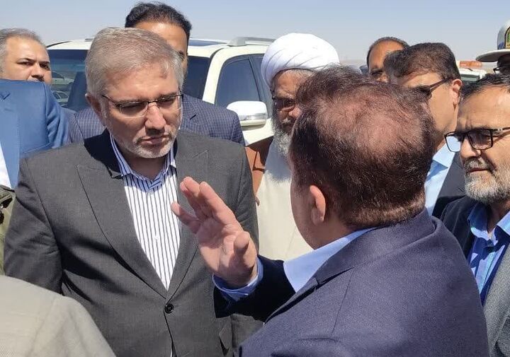 معاون رئیس جمهور از محور در دست احداث دامغان - معلمان بازدید کرد معاون رئیس جمهور از محور در دست احداث دامغان - معلمان بازدید کرد