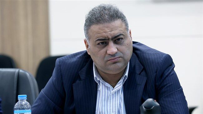 انتقال حسابهای بانکی فروشگاههای بزرگ زنجیرهای به مراکز استانها پیگیری شود