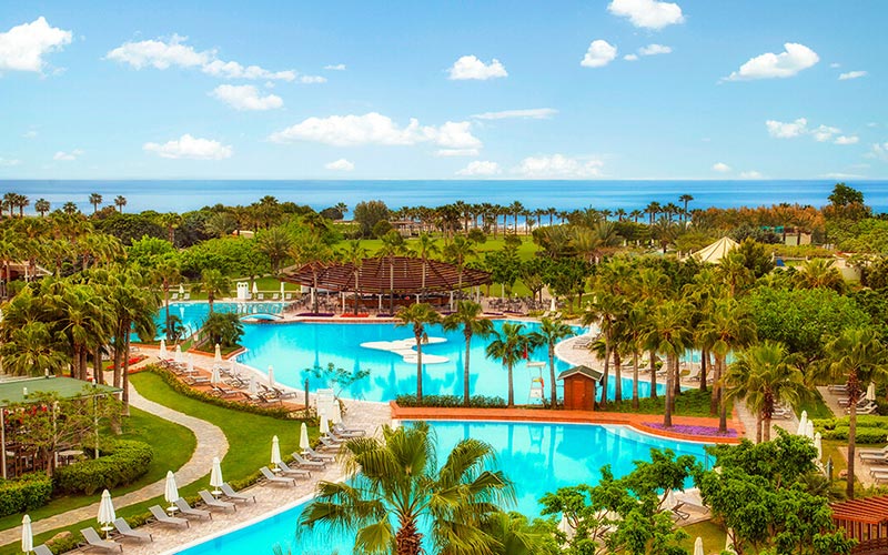 خدمات تور آنتالیا با پرواز مستقیم در لحظه آخر