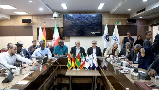 توسعه روابط تجاری با آفریقا نیازمند توسعه حمل و نقل و رفع مشکل تبادل مالی است توسعه روابط تجاری با آفریقا نیازمند توسعه حمل و نقل و رفع مشکل تبادل مالی است