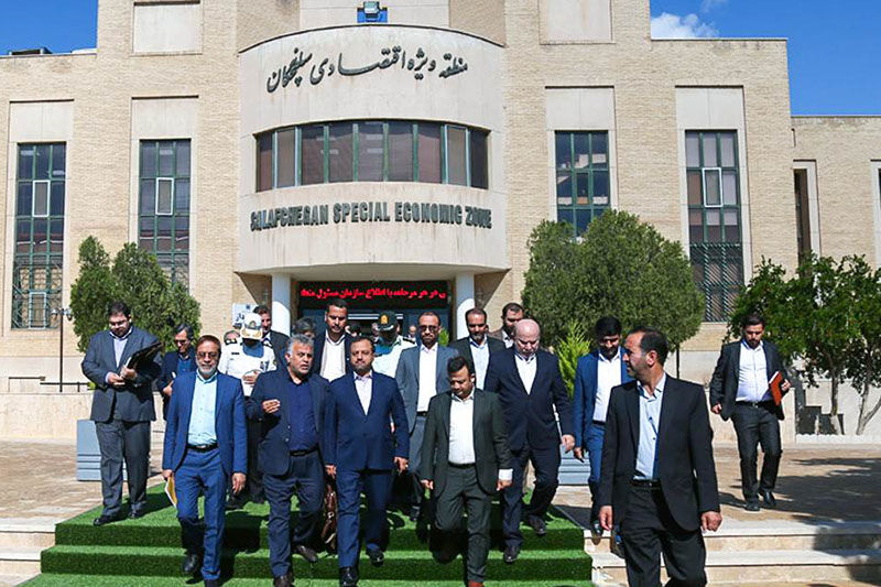 سه مجتمع تولیدی در منطقه ویژه سلفچگان افتتاح شد