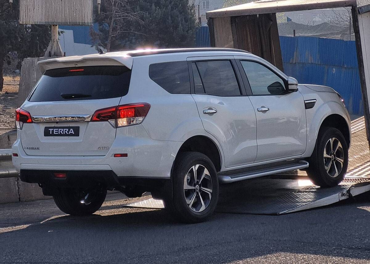 شوآف پرشیا خودرو برای مانیان ترا با طراحی ۲۰۱۸| چرا نیسان ترا از ایستا موتور به پرشیا خودرو رفت؟