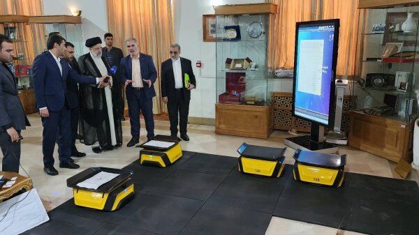 بازدید رئیسجمهور از نمایشگاه آخرین دستاوردهای وزارت ارتباطات بازدید رئیسجمهور از نمایشگاه آخرین دستاوردهای وزارت ارتباطات