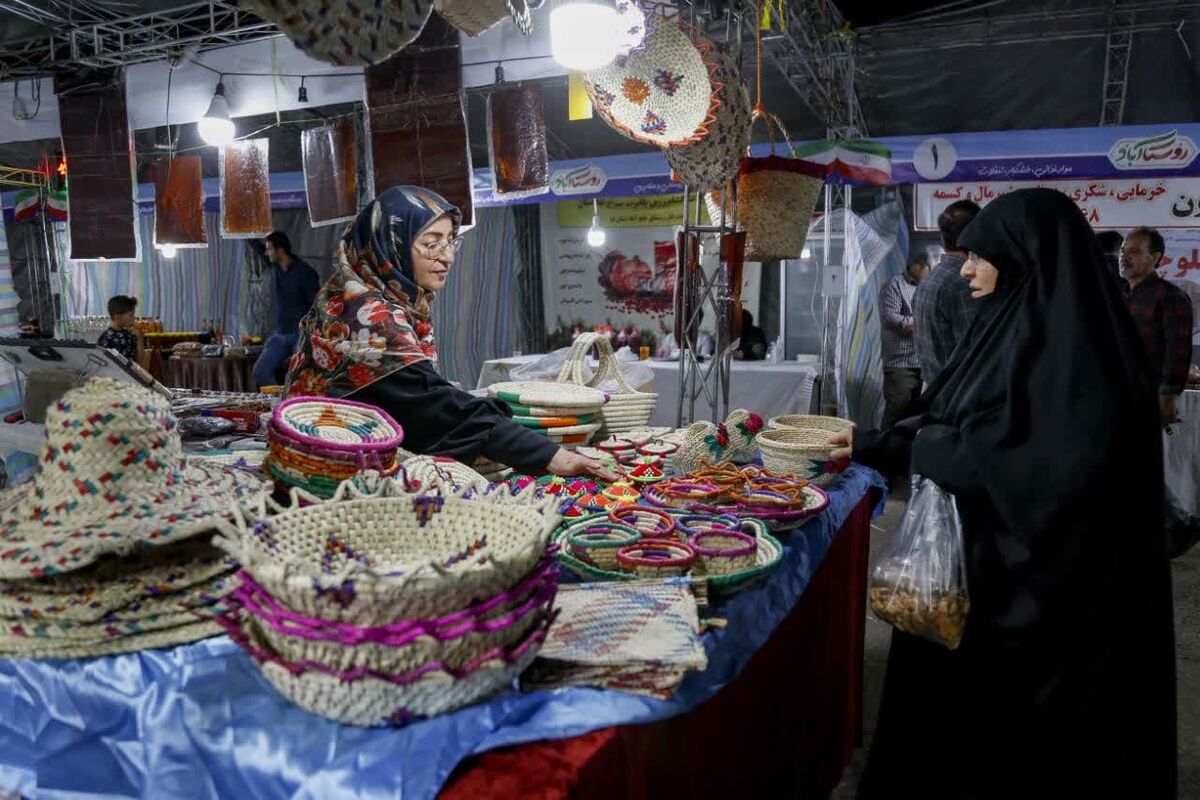 هنرمندان مکانی برای نمایش هنر ندارند| قطع برق تا گرانی غرفه در نمایشگاه «روستا آباد»