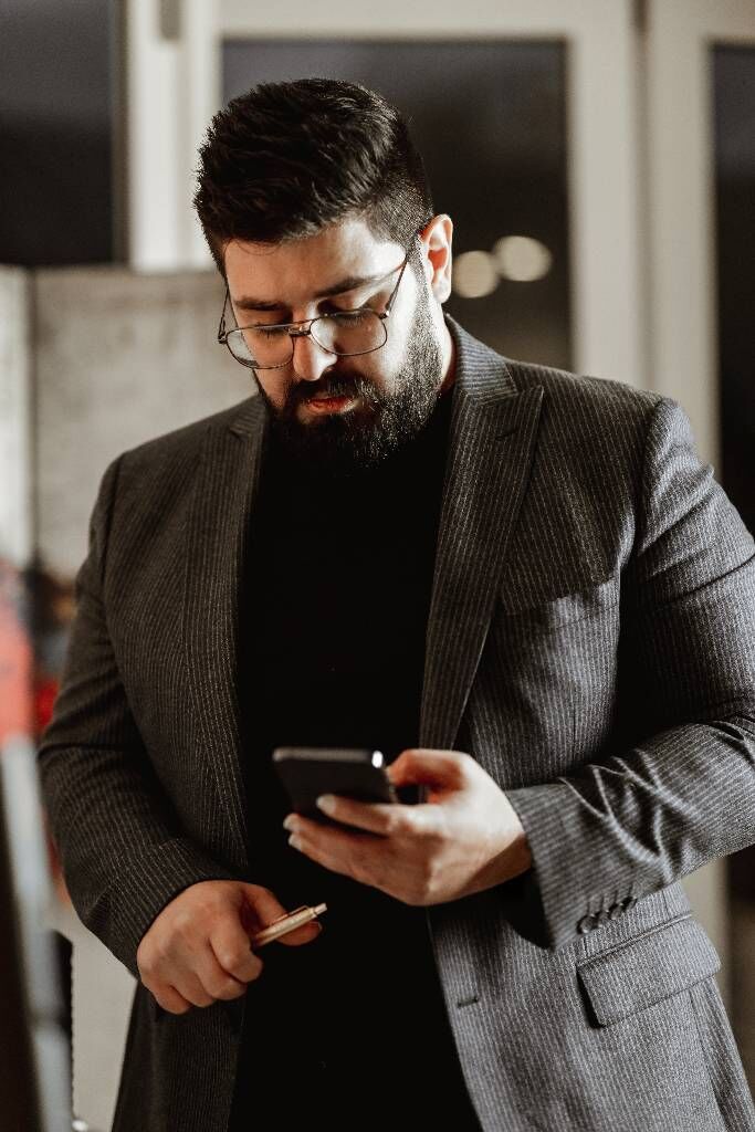 بیوگرافی فرزاد وجیهی