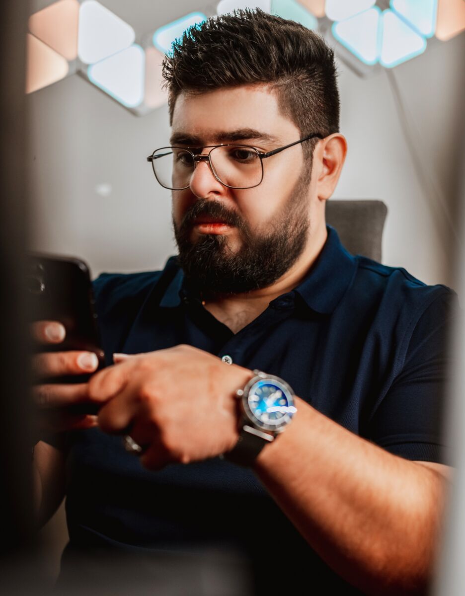 بیوگرافی فرزاد وجیهی