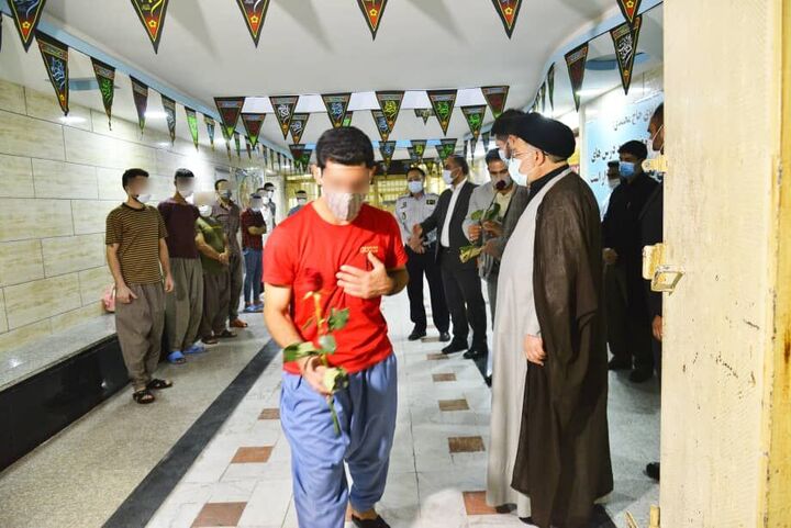 بنیاد مستضعفان ۵۰۰ زندانی جرایم غیرعمد را آزاد کرد بنیاد مستضعفان ۵۰۰ زندانی جرایم غیرعمد را آزاد کرد