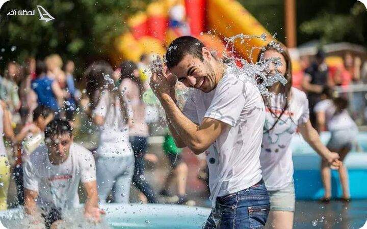 از آب بازی تا نور افشانی، ۷ دلیل برای اینکه تور ارمنستان جشن آب را رزرو کنید!