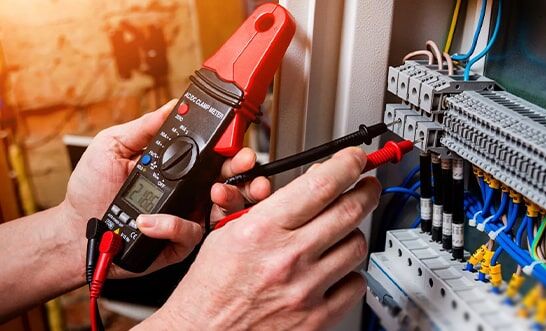 ماجرای عجیب خسارت به مردم میامی | وقتی دود از سر لوازم برقی بلند می شود