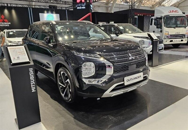 نوسان قیمت خودروهای وارداتی در روزهای آخر سال| گرانی ۱۵۰ میلیون و ارزانی ۵۰ میلیون تومان