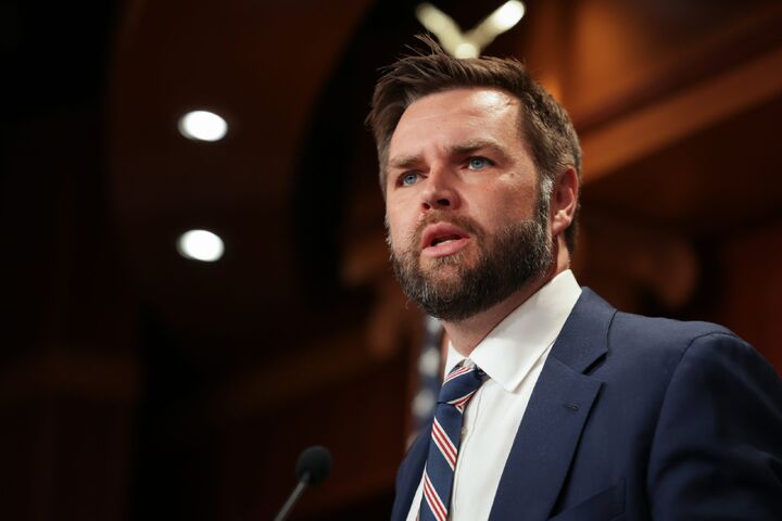 ونس: ترامپ به دنبال تغییر رژیم در ایران نبود ونس: ترامپ به دنبال تغییر رژیم در ایران نبود