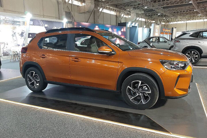 نمایشگاه صنعت خودرو در زنجان کار خود را آغاز کرد