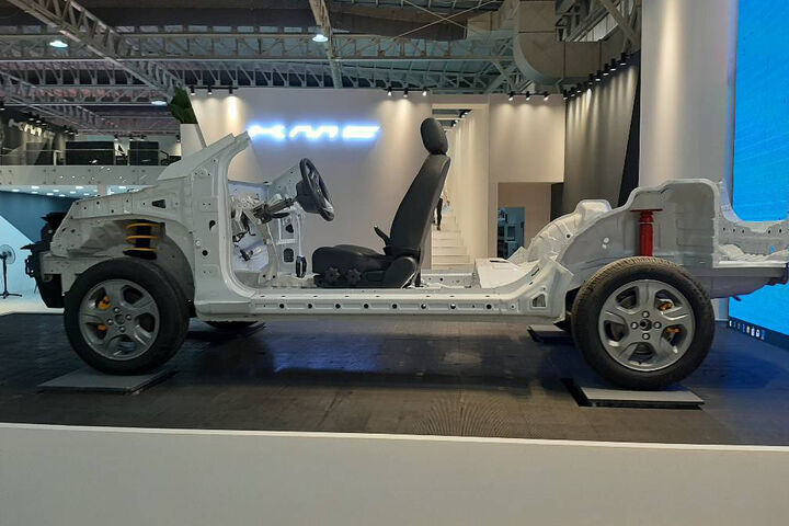 معرفی دو پلتفرم جدید کرمان موتور در نمایشگاه تحول| ایگل سبد سوختی را متنوع می کند معرفی دو پلتفرم جدید کرمان موتور در نمایشگاه تحول| ایگل سبد سوختی را متنوع می کند