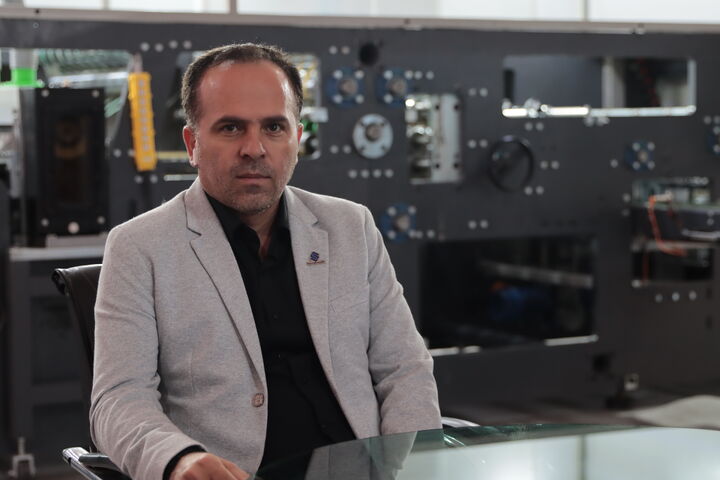 تولید ماشین قطعه بندی کاغذ A4 باکیفیتتر و ارزانتر از نمونه چینی|محکوم به عرضه در بازار داخلی هستیم تولید ماشین قطعه بندی کاغذ A4 باکیفیتتر و ارزانتر از نمونه چینی|محکوم به عرضه در بازار داخلی هستیم