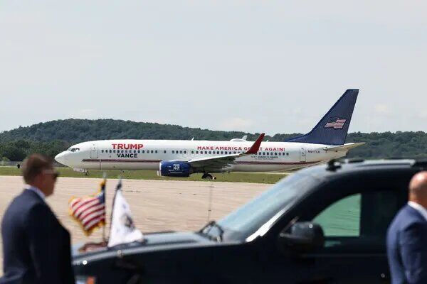 فرود اضطراری هواپیمای حامل معاون ترامپ| بوئینگ دوباره حادثه آفرید