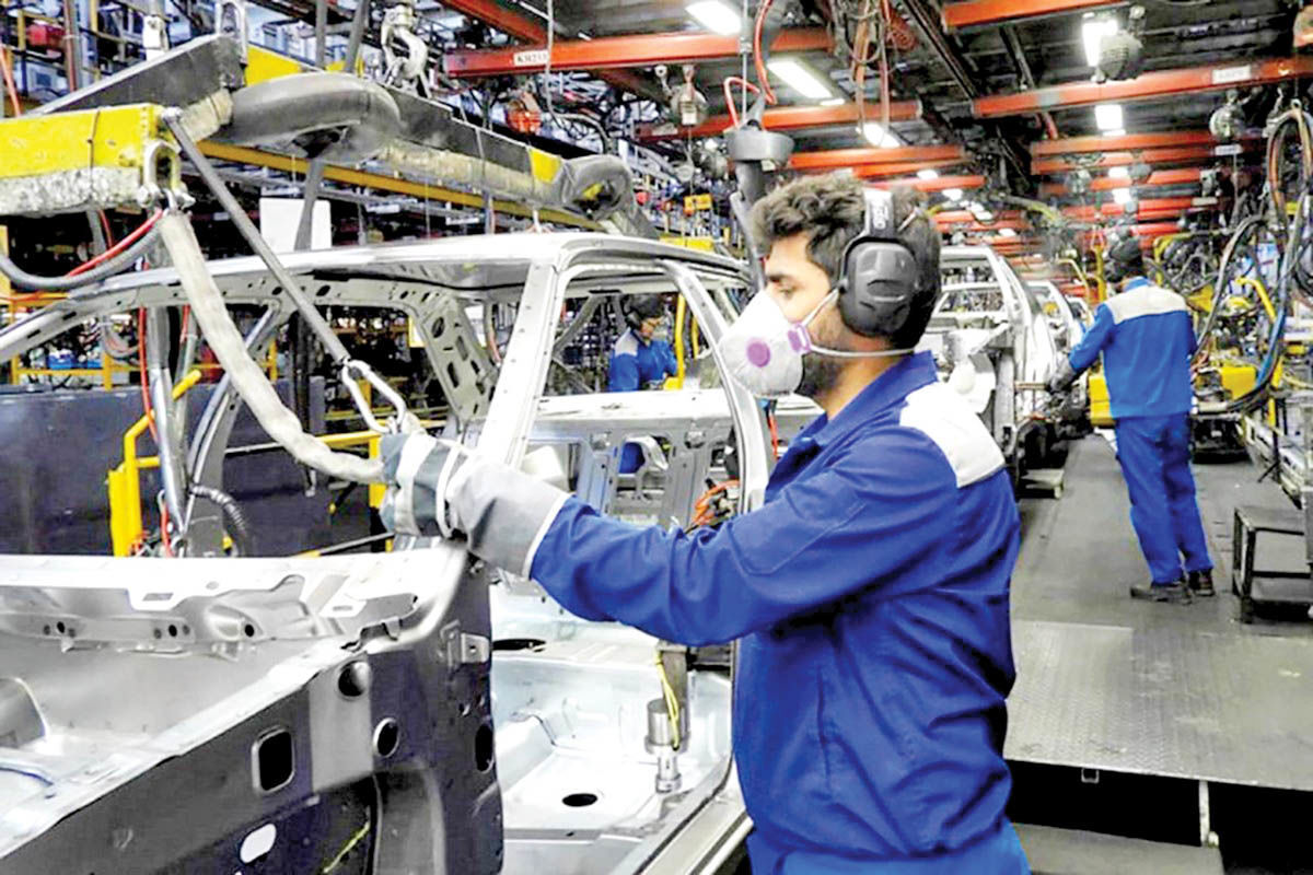 صنعت خودروسازی در بن بست ناکارآمدی|هزینه های خودروسازی به جیب مردم انتقال یافته؟