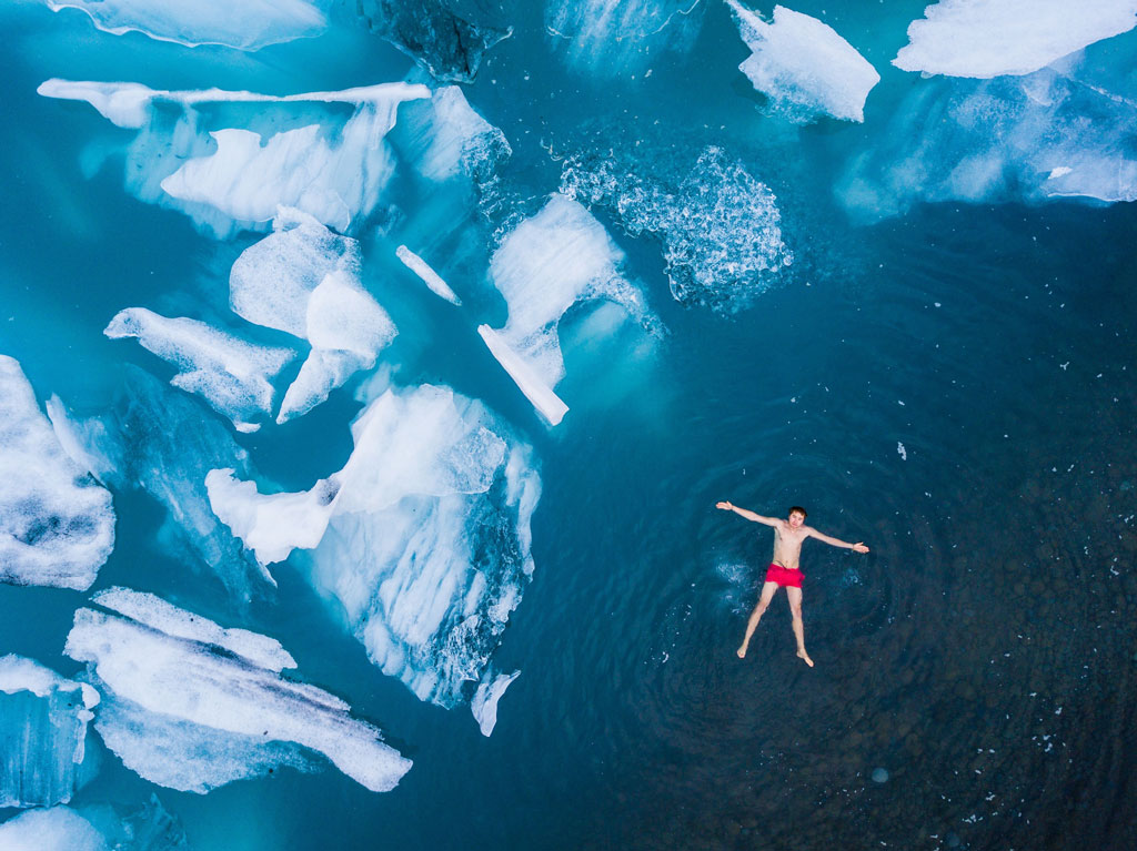 فواید و عوارض شنا در آب سرد | در آب یخ شنا کنیم