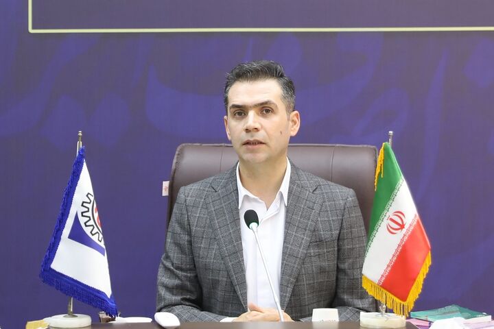 قاچاق روزانه ۱۰ میلیون لیتر بنزین| مصرف بنزین تا سال ۱۴۰۸ به ۲۵۰ میلیون لیتر در روز می رسد قاچاق روزانه ۱۰ میلیون لیتر بنزین| مصرف بنزین تا سال ۱۴۰۸ به ۲۵۰ میلیون لیتر در روز می رسد