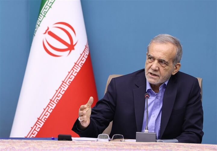 دستور پزشکیان در تسریع رفع موانع پیشروی سرمایهگذاران صنعت برق دستور پزشکیان در تسریع رفع موانع پیشروی سرمایهگذاران صنعت برق