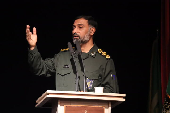 برپایی نمایشگاه قرارگاه اقتصاد مقاومتی فارس با هدف حمایت از تولید برپایی نمایشگاه قرارگاه اقتصاد مقاومتی فارس با هدف حمایت از تولید