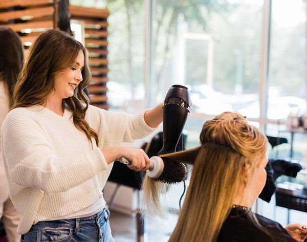 یک شغل پردرآمد با سرمایه کم برای خانمها: کراتین مو یک شغل پردرآمد با سرمایه کم برای خانمها: کراتین مو