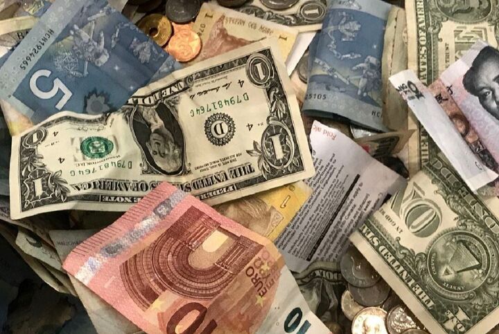 مهلت رفع تعهد ارزی تا پایان سال تمدید شد مهلت رفع تعهد ارزی تا پایان سال تمدید شد