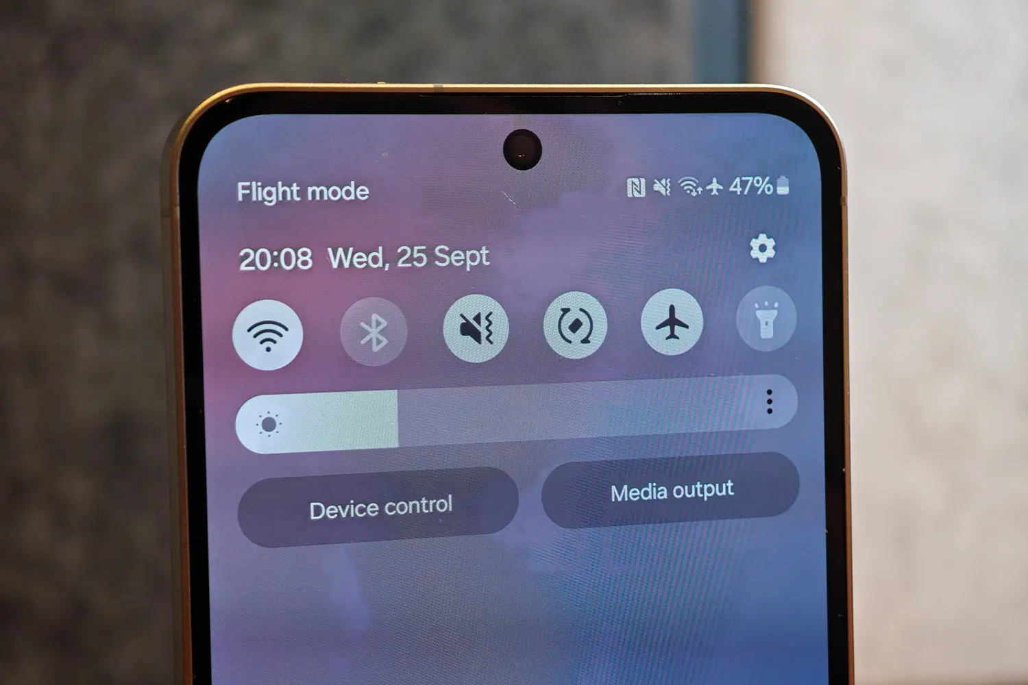 نقد و بررسی گلکسی S۲۴ FET ، محصول تازه نفس سامسونگ