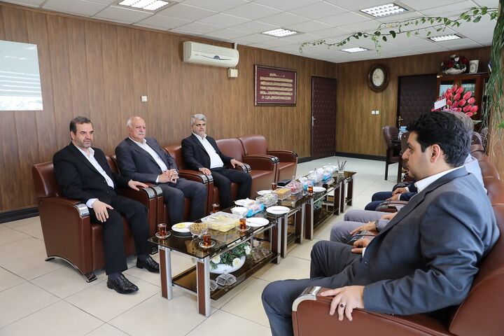 برگزاری نشست رئیس و هیات رئیسه اتاق اصناف ایران با رئیس سازمان تعزیرات حکومتی برگزاری نشست رئیس و هیات رئیسه اتاق اصناف ایران با رئیس سازمان تعزیرات حکومتی